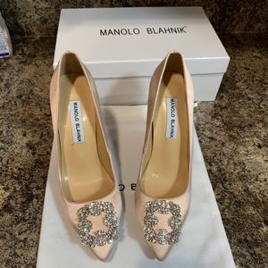 Manolo Blahnik Hangisi